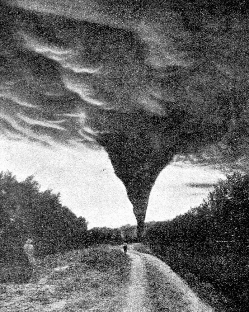 zobrazit detail historického snímku: Tornado.